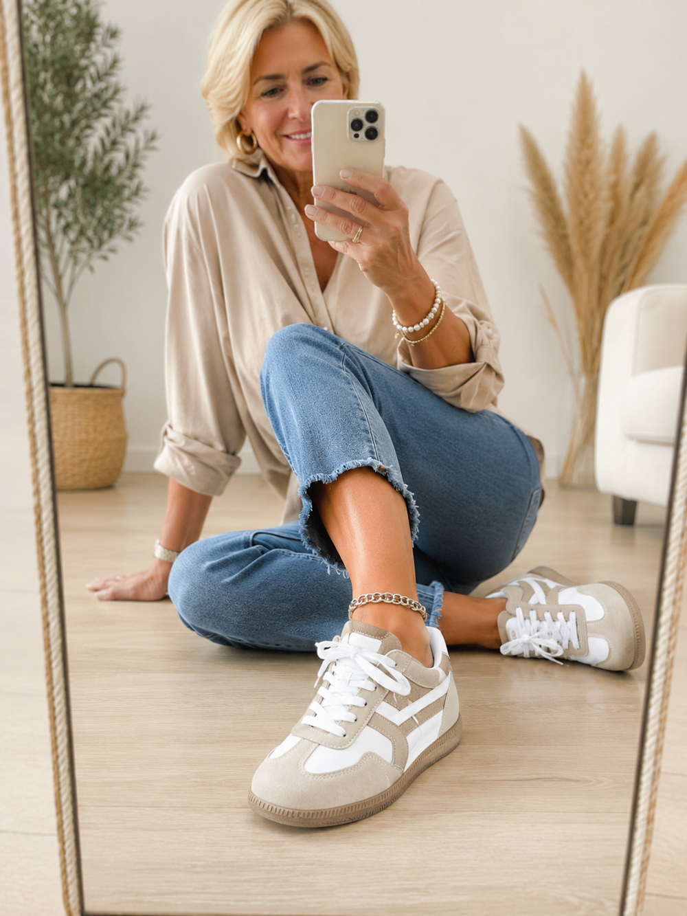 <h2>JOIN THOUSANDS OF WOMEN WALKING PAIN-FREE</h2>